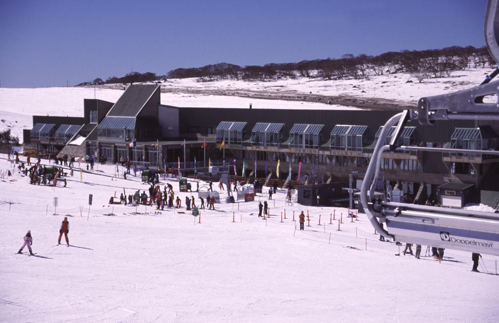 The Perisher Valley Hotel Buitenkant foto