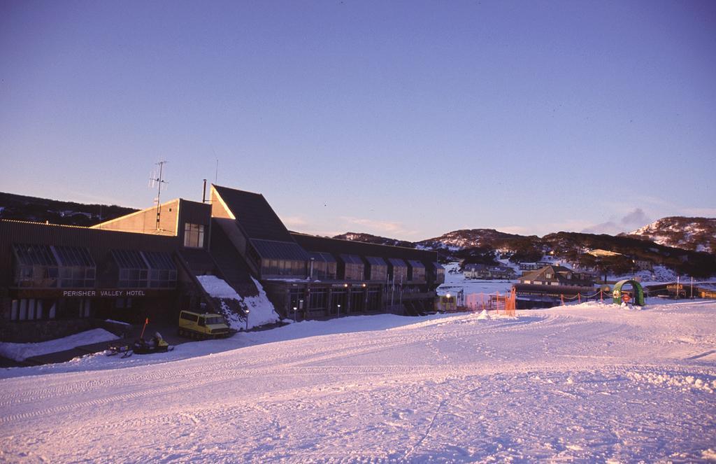 The Perisher Valley Hotel Buitenkant foto