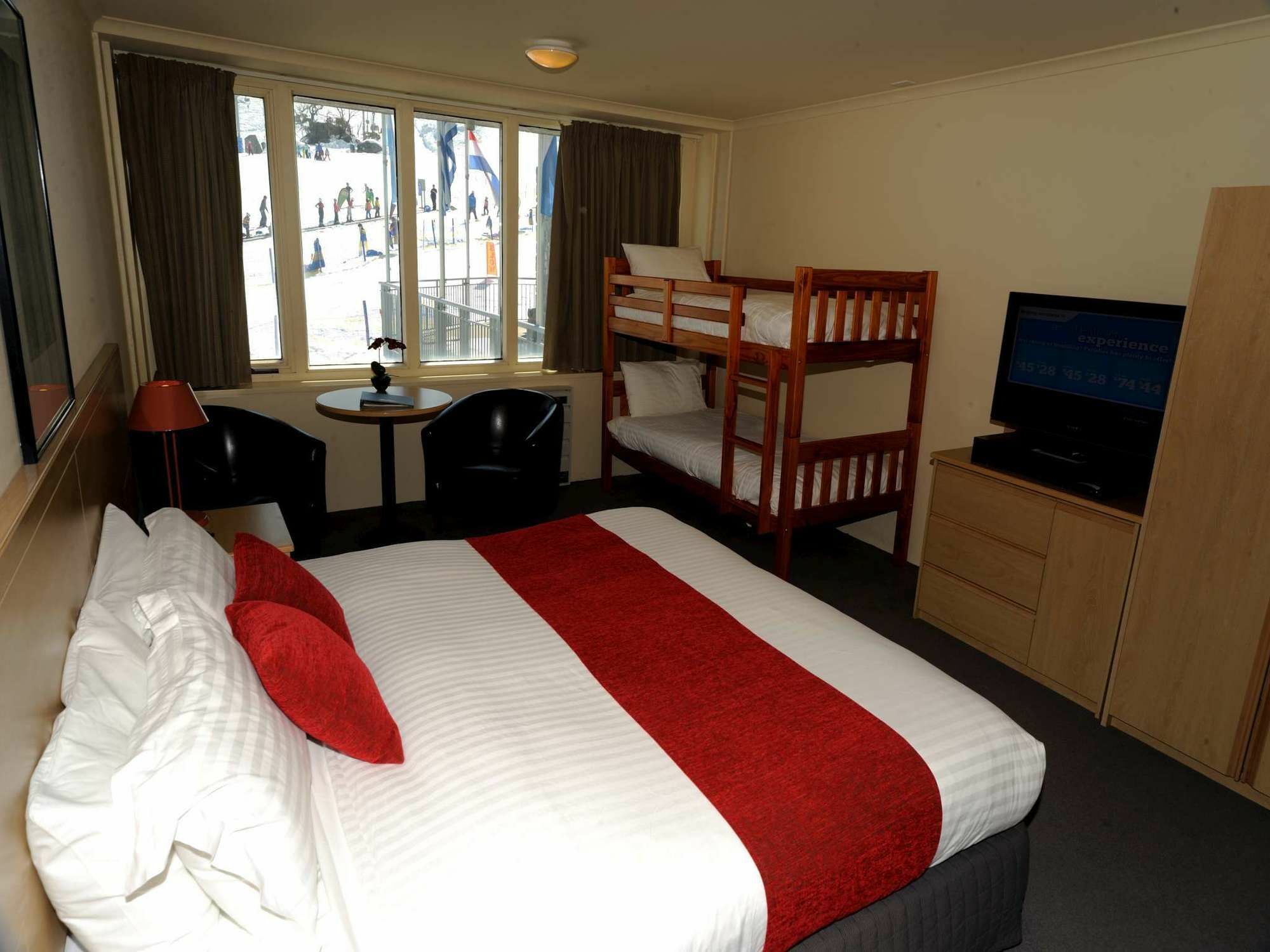 The Perisher Valley Hotel Buitenkant foto